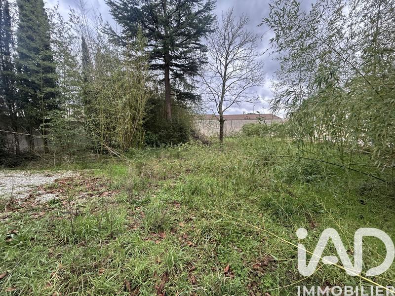 Terrain - 696 m²