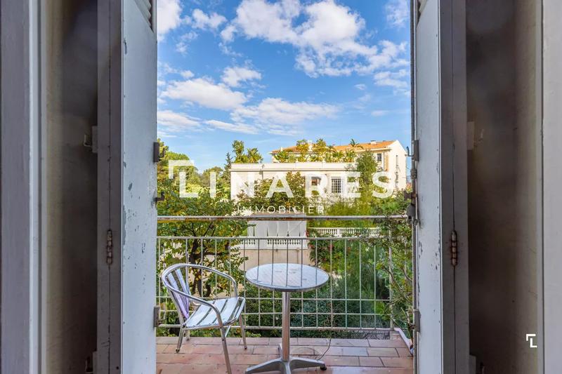 Appartement - 211 m² - 6 pièces