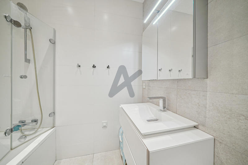 Appartement - 97 m² - 4 pièces