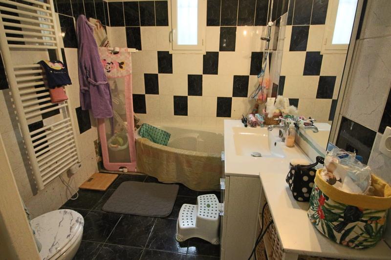 Maison - 121 m² - 7 pièces