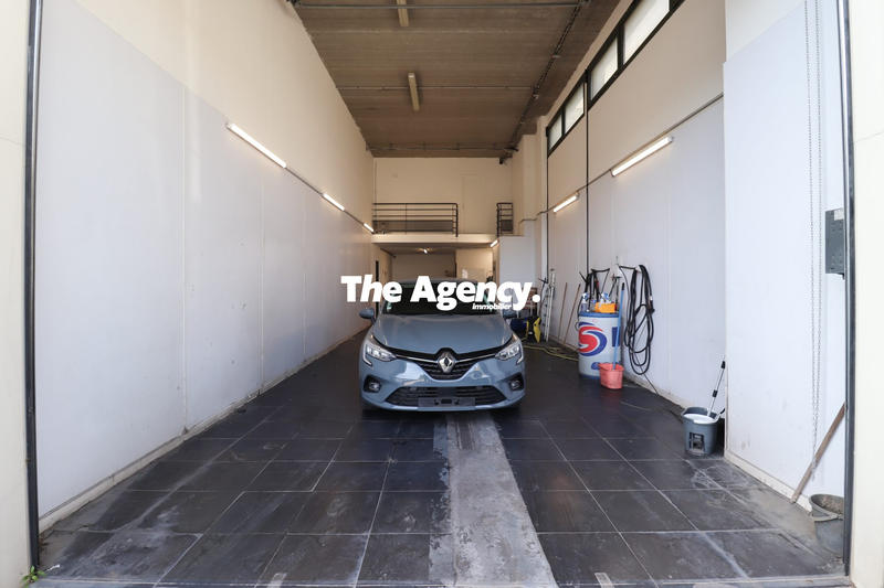 Fonds de commerce - Local commercial - 824 m²