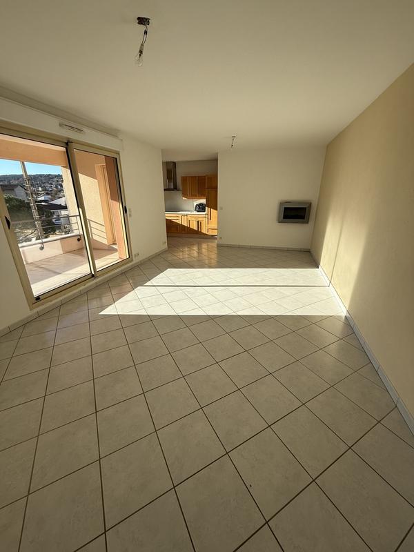 Appartement - 77 m² - 3 pièces