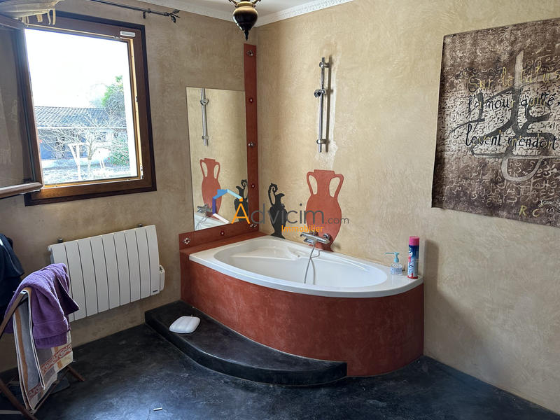 Maison - 220 m² - 6 pièces