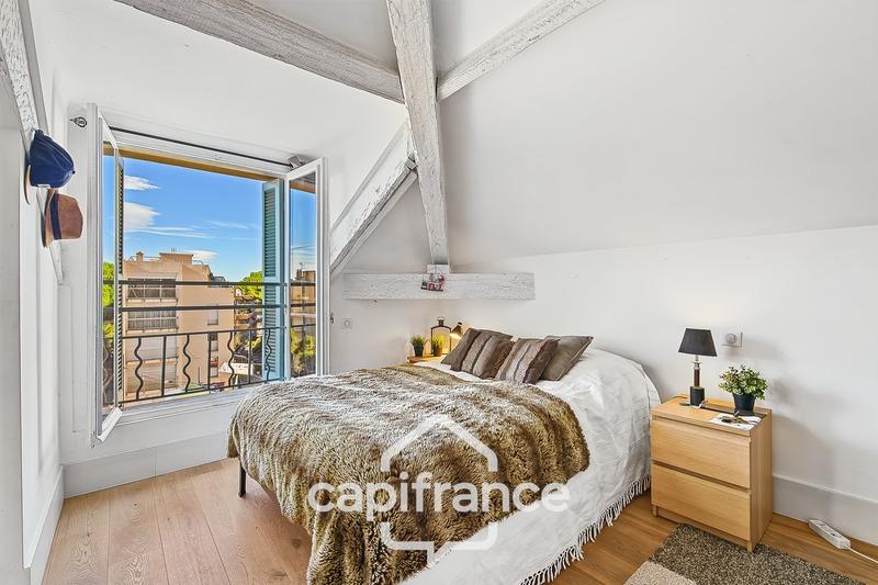 Maison - 323 m² - 10 pièces