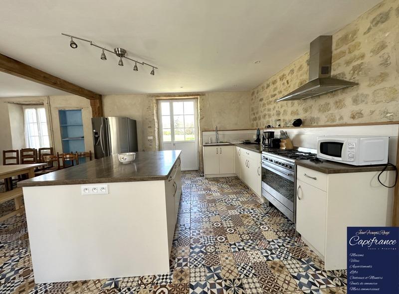 Maison - 350 m² - 16 pièces