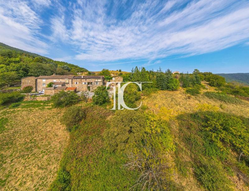 Maison en pierre - 90 m² - 5 pièces