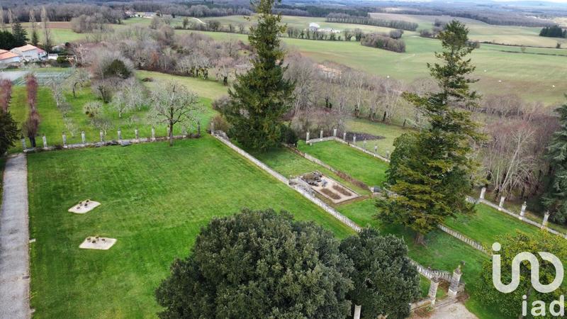 Maison - 220 m² - 2 pièces