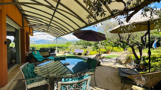 Propriété - 220 m² - 9 pièces