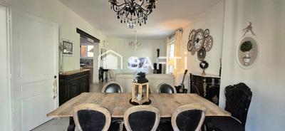 Maison - 196 m² - 9 pièces