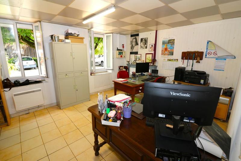 Propriété - 220 m² - 9 pièces