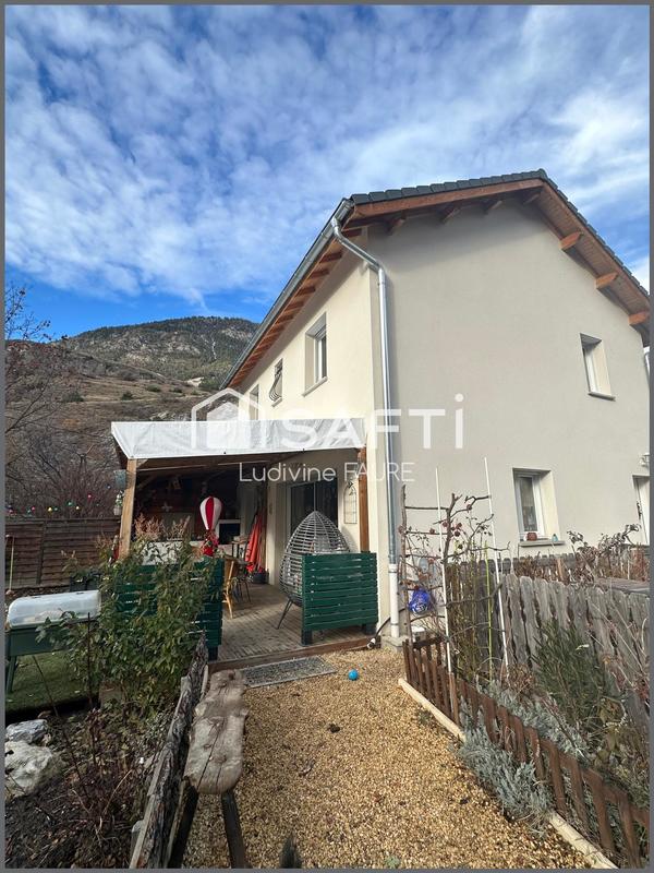 Maison - 95 m² - 5 pièces