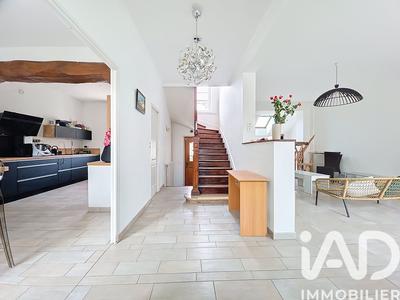 Maison - 207 m² - 7 pièces