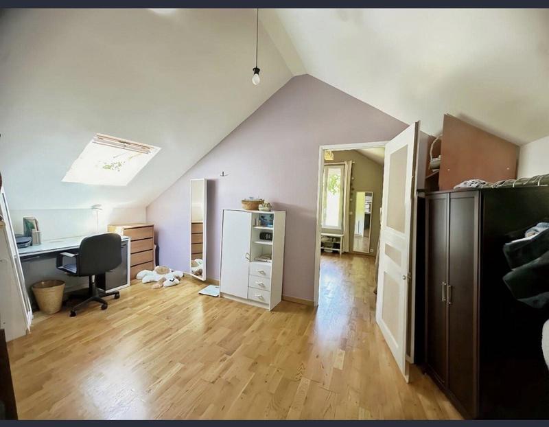 Maison - 135 m² - 8 pièces