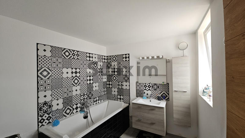 Propriété - 412 m² - 19 pièces