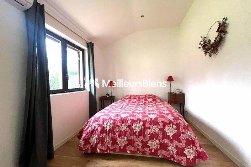 Maison - 230 m² - 8 pièces