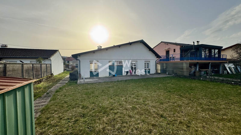 Maison - 90 m² - 5 pièces