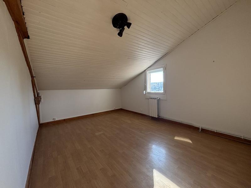 Maison traditionnelle - 145 m² - 8 pièces