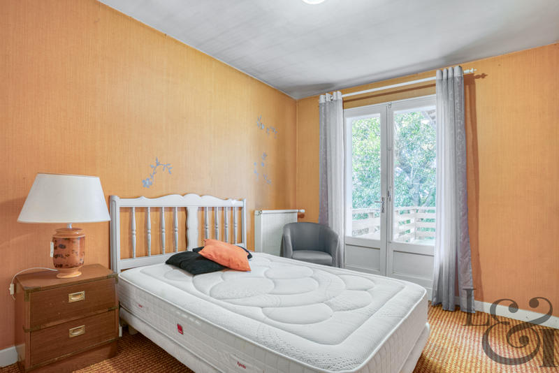 Maison - 200 m² - 6 pièces