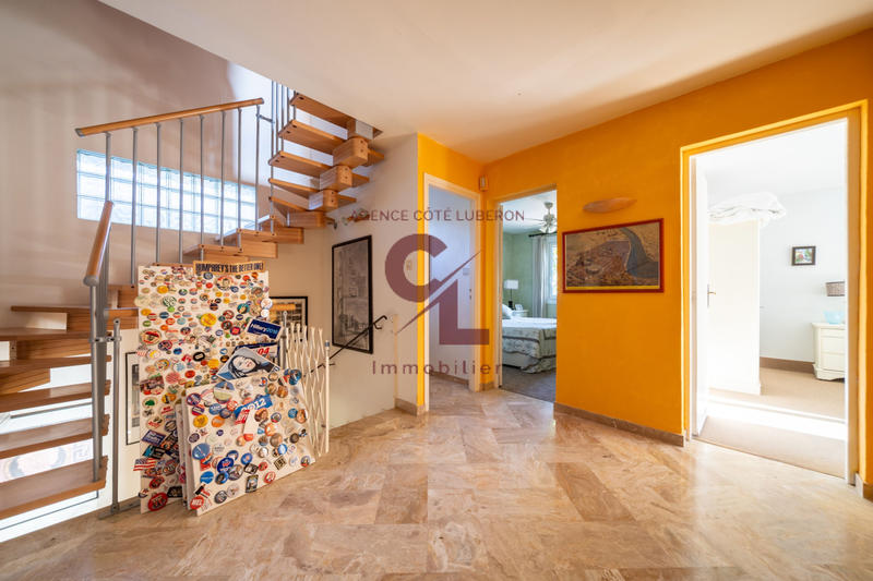 Maison - 277 m² - 11 pièces