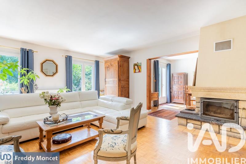 Maison - 210 m² - 9 pièces