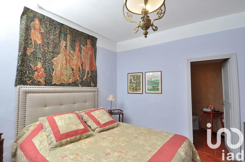 Maison - 445 m² - 14 pièces