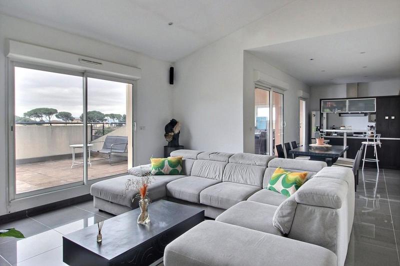 Appartement - 99 m² - 4 pièces