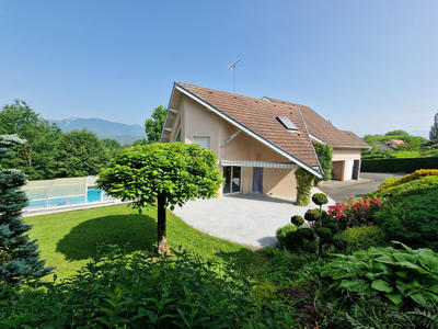 Maison - 185 m² - 8 pièces