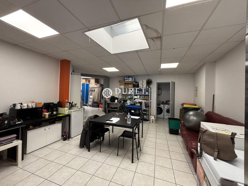 Local commercial - 90 m² - 4 pièces