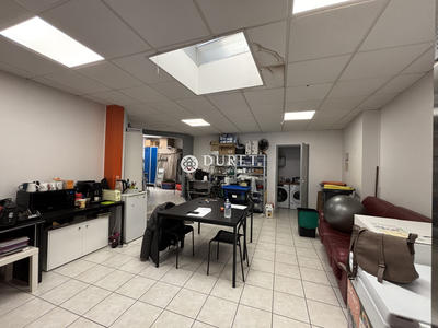Local commercial - 90 m² - 4 pièces