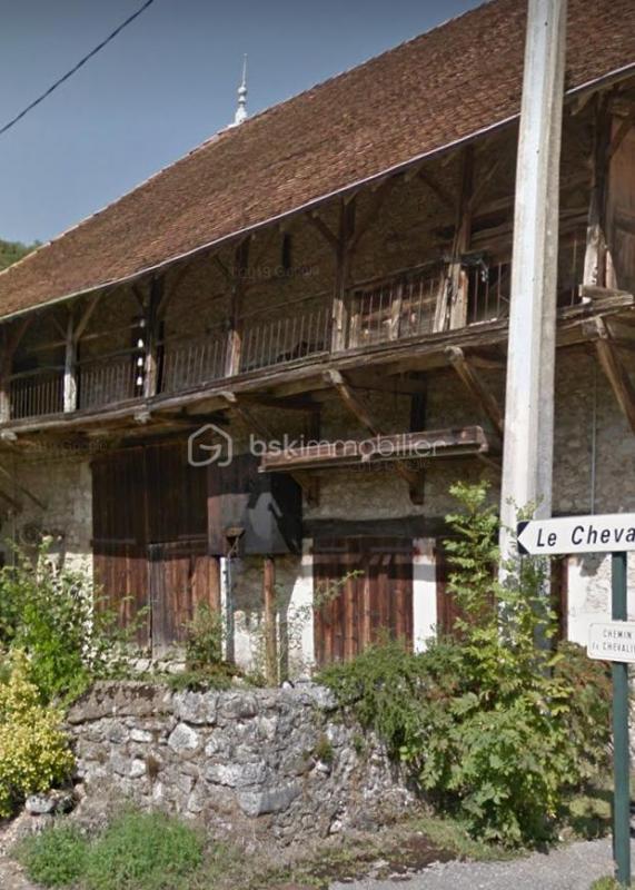 Maison - 300 m² - 4 pièces