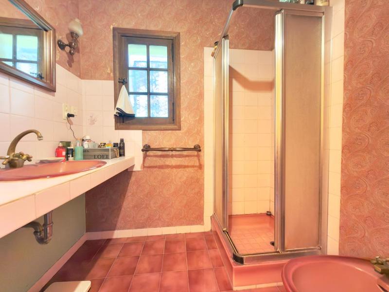 Propriété - 203 m² - 6 pièces