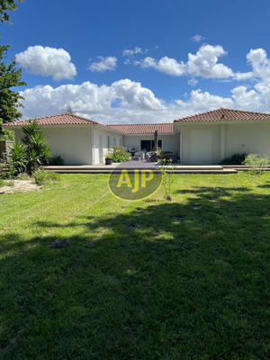 Maison - 191 m² - 5 pièces