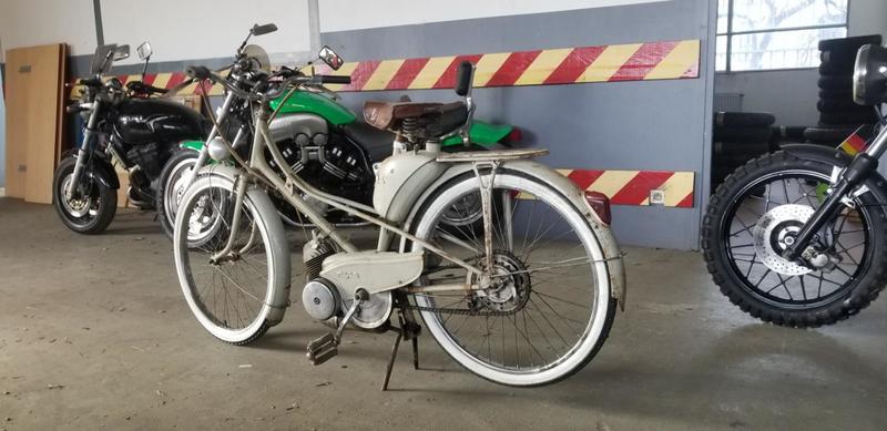 Motobécane-Motoconfort Av 33 mobylette 0049 Av33