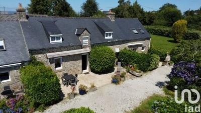 Maison - 180 m² - 11 pièces