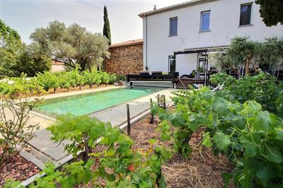 Demeure - 305 m² - 11 pièces