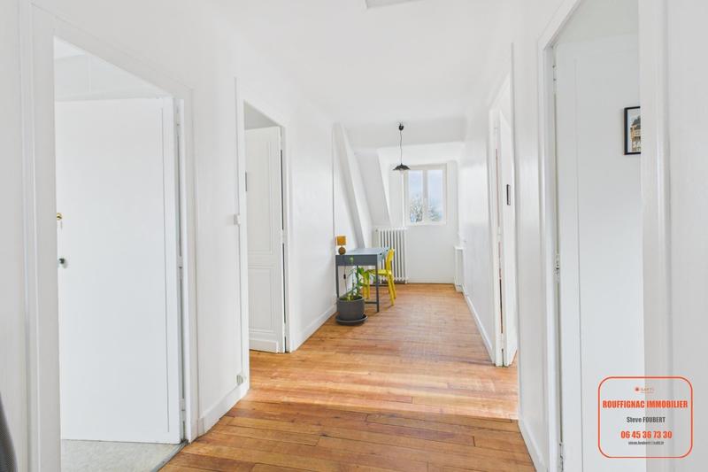 Maison - 204 m² - 6 pièces