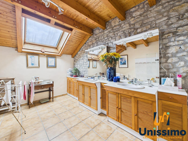 Maison - 194 m² - 7 pièces