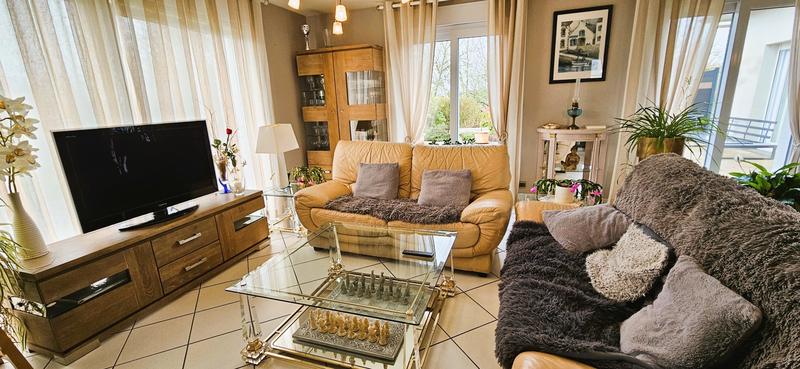 Maison - 230 m² - 8 pièces