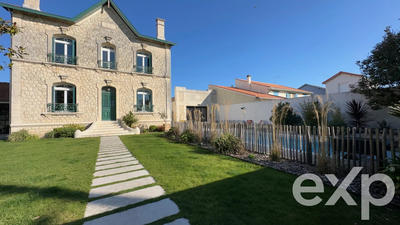 Maison - 199 m² - 8 pièces