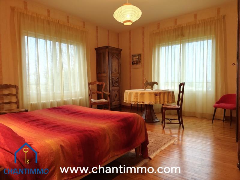 Maison - 224 m² - 10 pièces