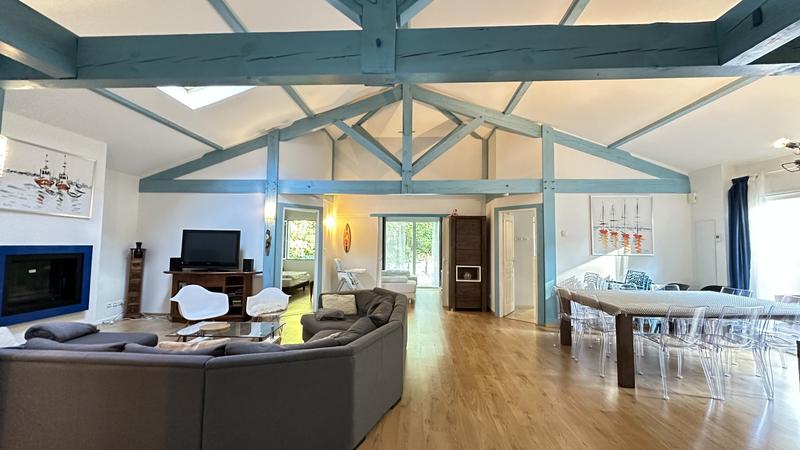 Maison contemporaine - 205 m² - 8 pièces