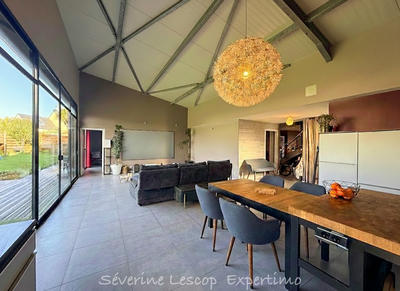 Maison - 193 m² - 8 pièces