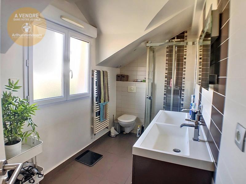 Maison - 135 m² - 8 pièces