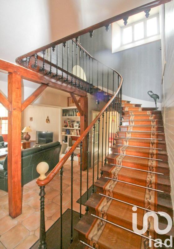 Maison - 270 m² - 10 pièces