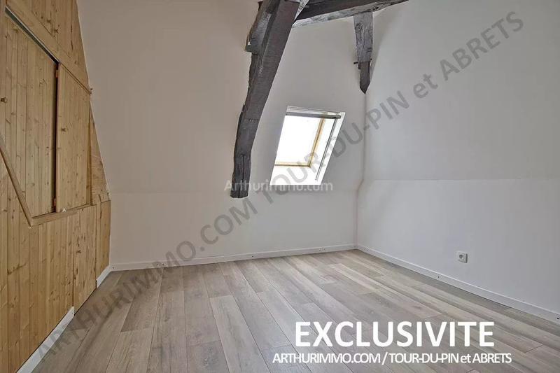 Maison - 225 m² - 9 pièces