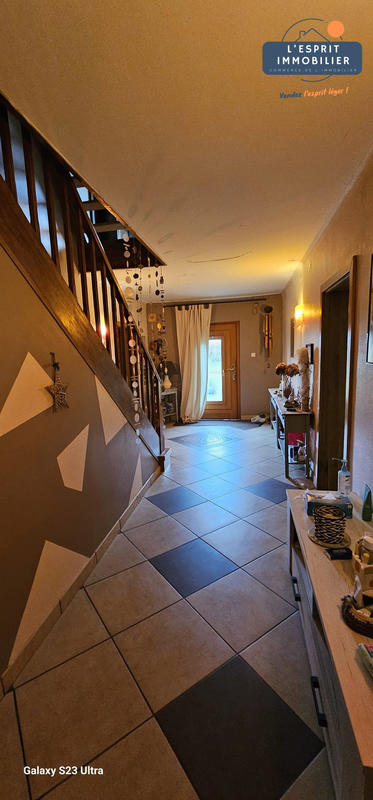 Maison - 250 m² - 8 pièces