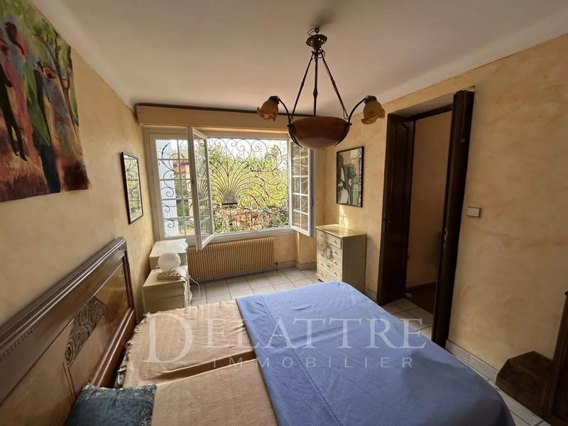 Villa - 136 m² - 10 pièces