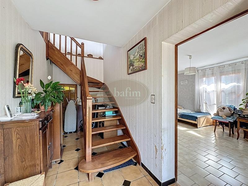 Maison - 260 m² - 14 pièces