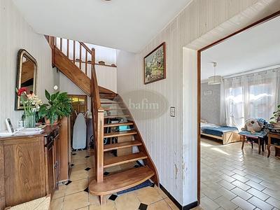 Maison - 260 m² - 14 pièces