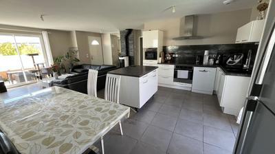 Villa - 90 m² - 4 pièces